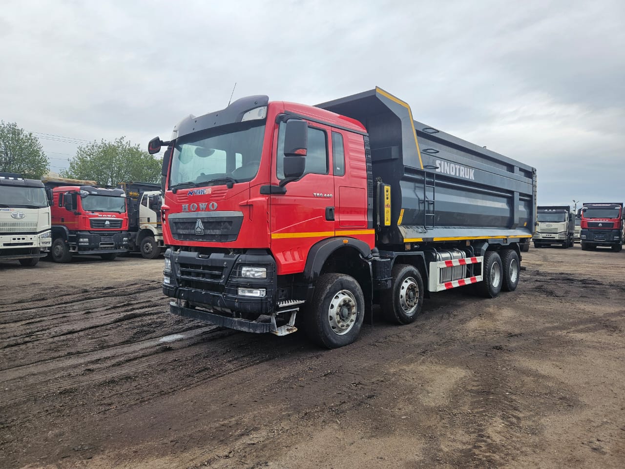 Самосвал HOWO T5G 8X4 б/у (2023г.в. 92 896 км.)(0063)