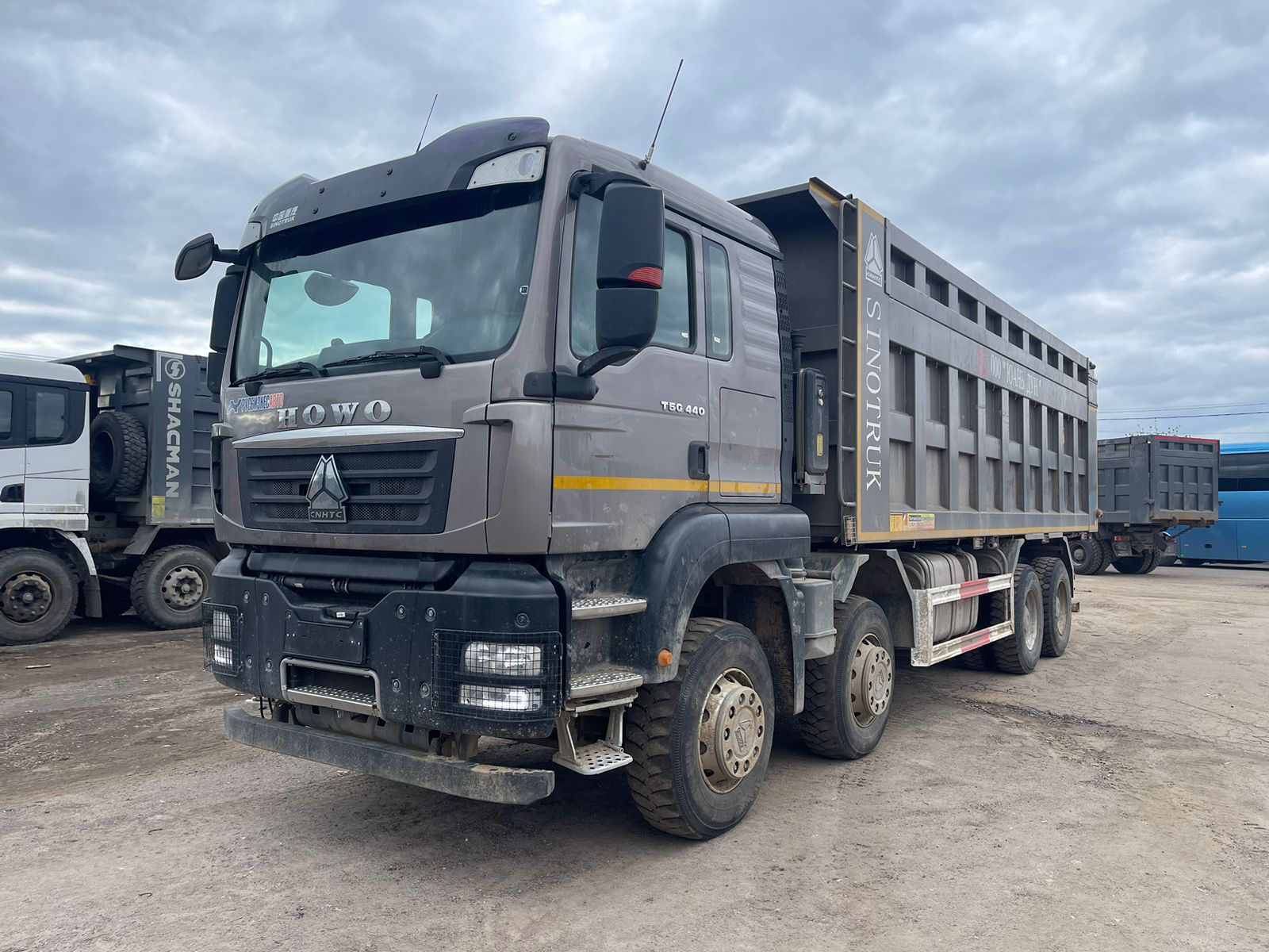 Самосвал HOWO T5G (8x4) б/у (2022 г., 65 600 км.) (5234)