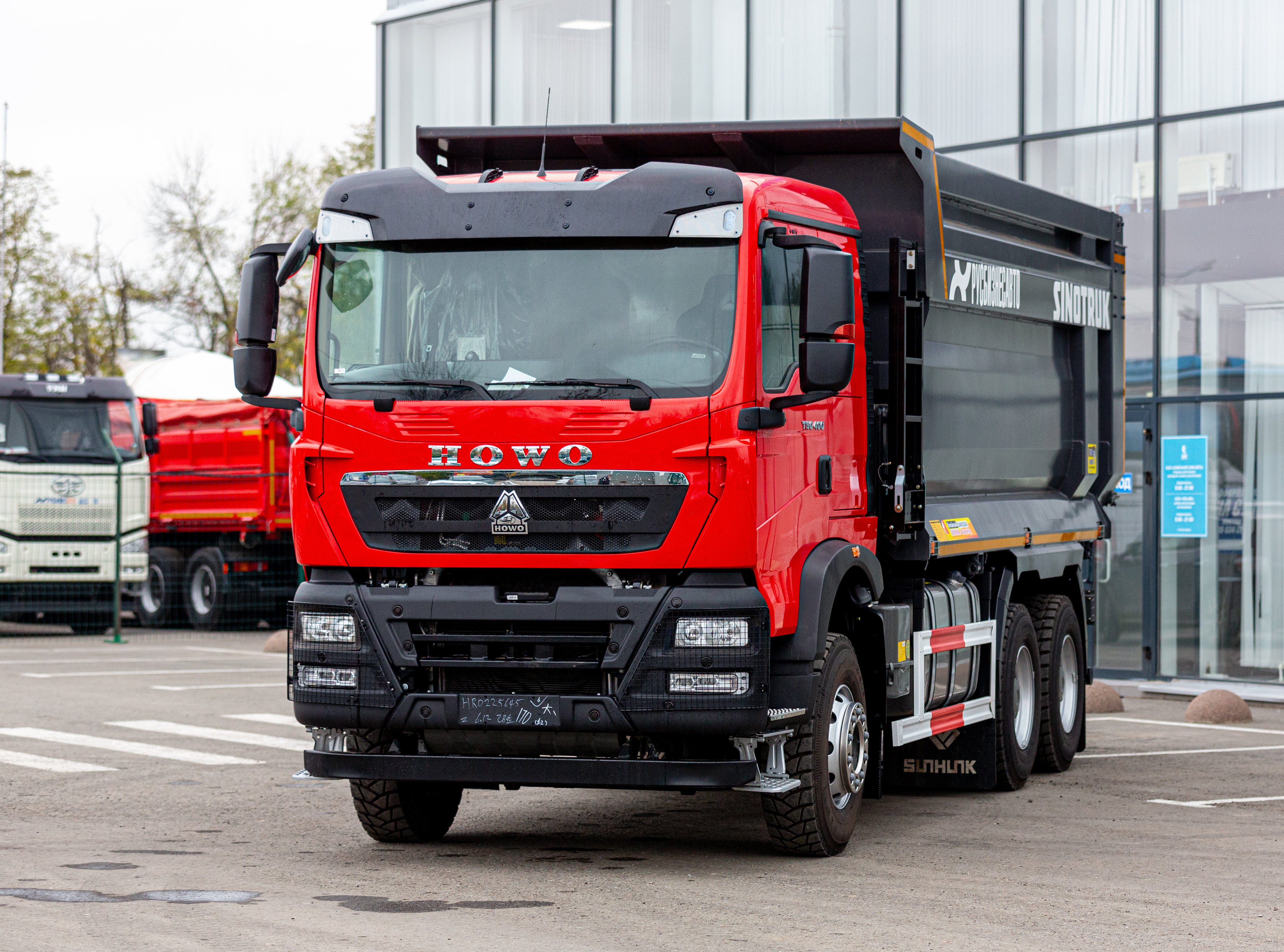 Самосвал HOWO T5G 6x4 ( ZZ3257V384GE1 ) / 5.6*2.3*1.5+0.5 / 19-25 м3 / прямой / п.ч. 4.77 2024г.в.