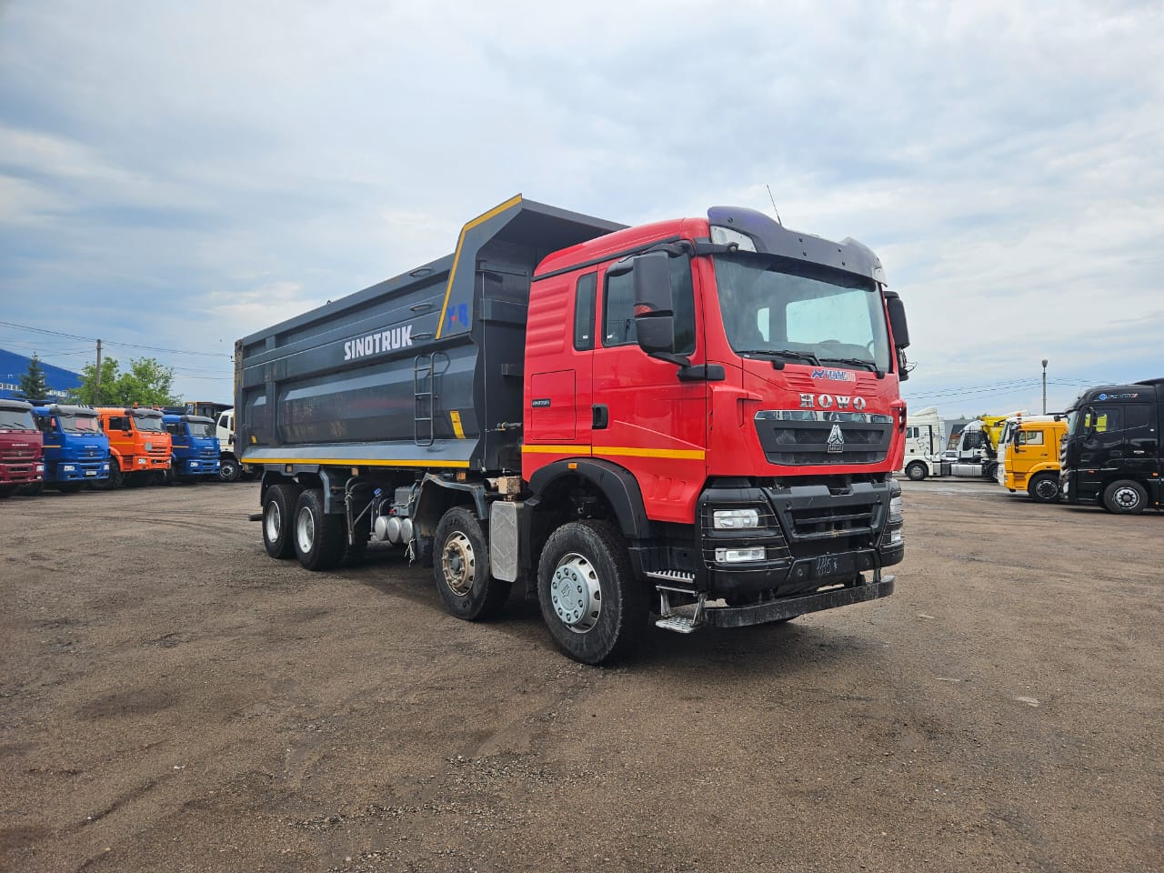 Самосвал HOWO T5G 8X4 б/у (2023г.в. 42 506 км.)(1115)