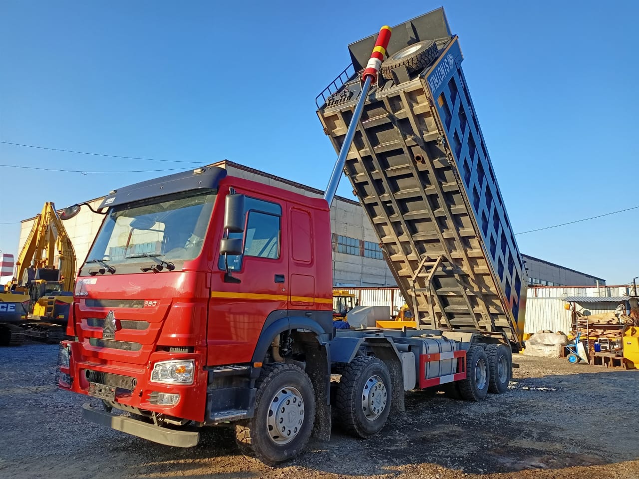 Самосвал HOWO ZZ3407S3867E (8x4) б/у (2023 г. 7 202 км)(7540)