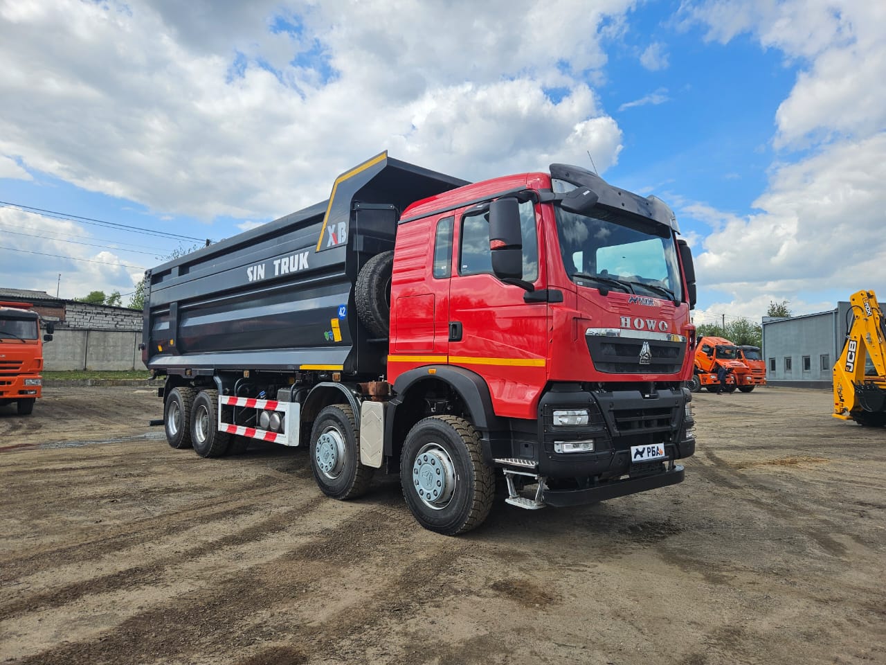 Самосвал HOWO T5G 8x4 б/у (2023г., 41 006 км.) (9284)новая резина зад. ось
