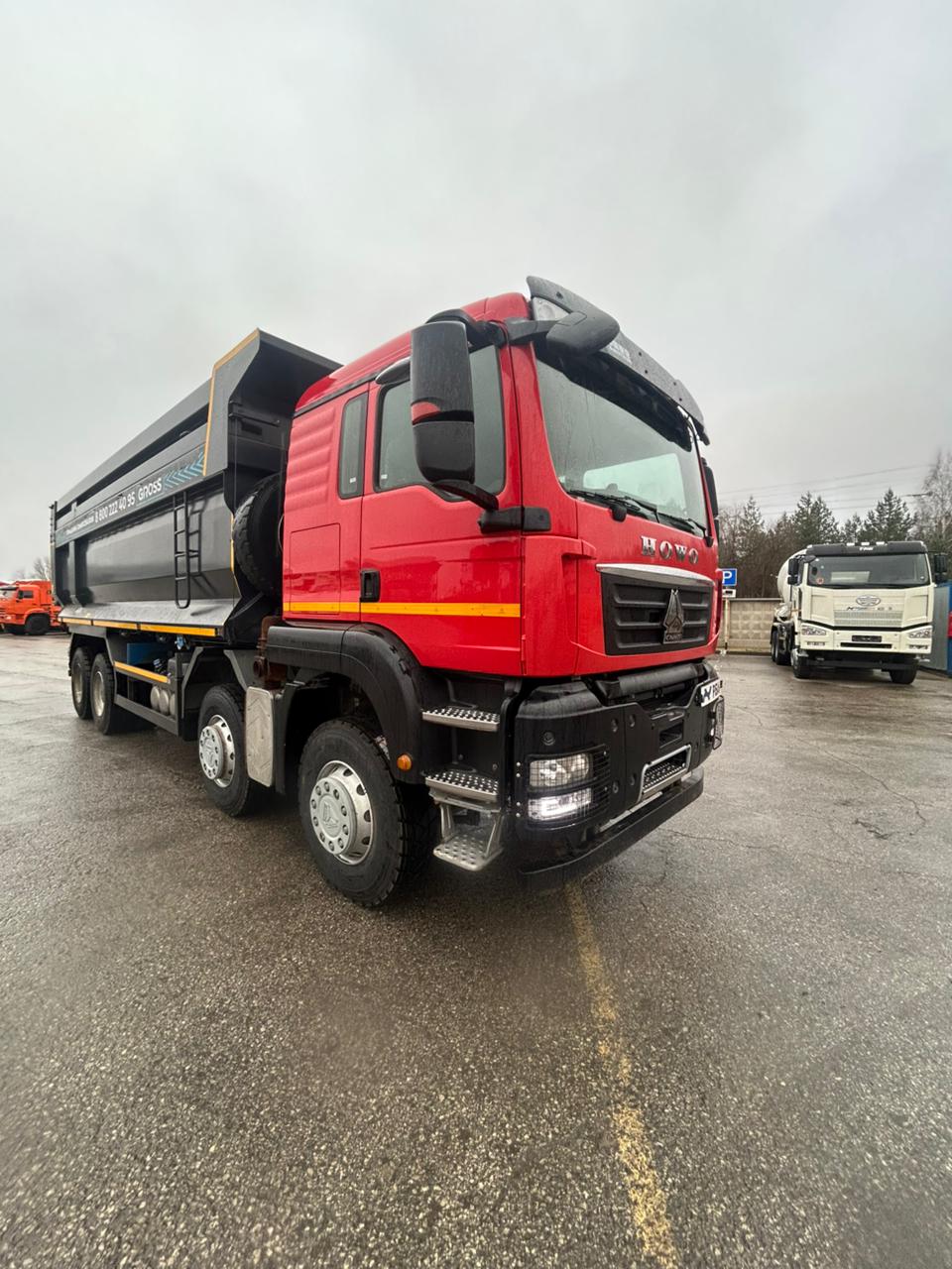 Самосвал HOWO T5G 8x4 б/у (2024г., 128 800 км.)(5313) Новая резина