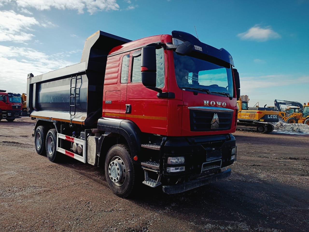Самосвал HOWO T5G (6x4) б/у (2022 г. 51 900 км) (4061)