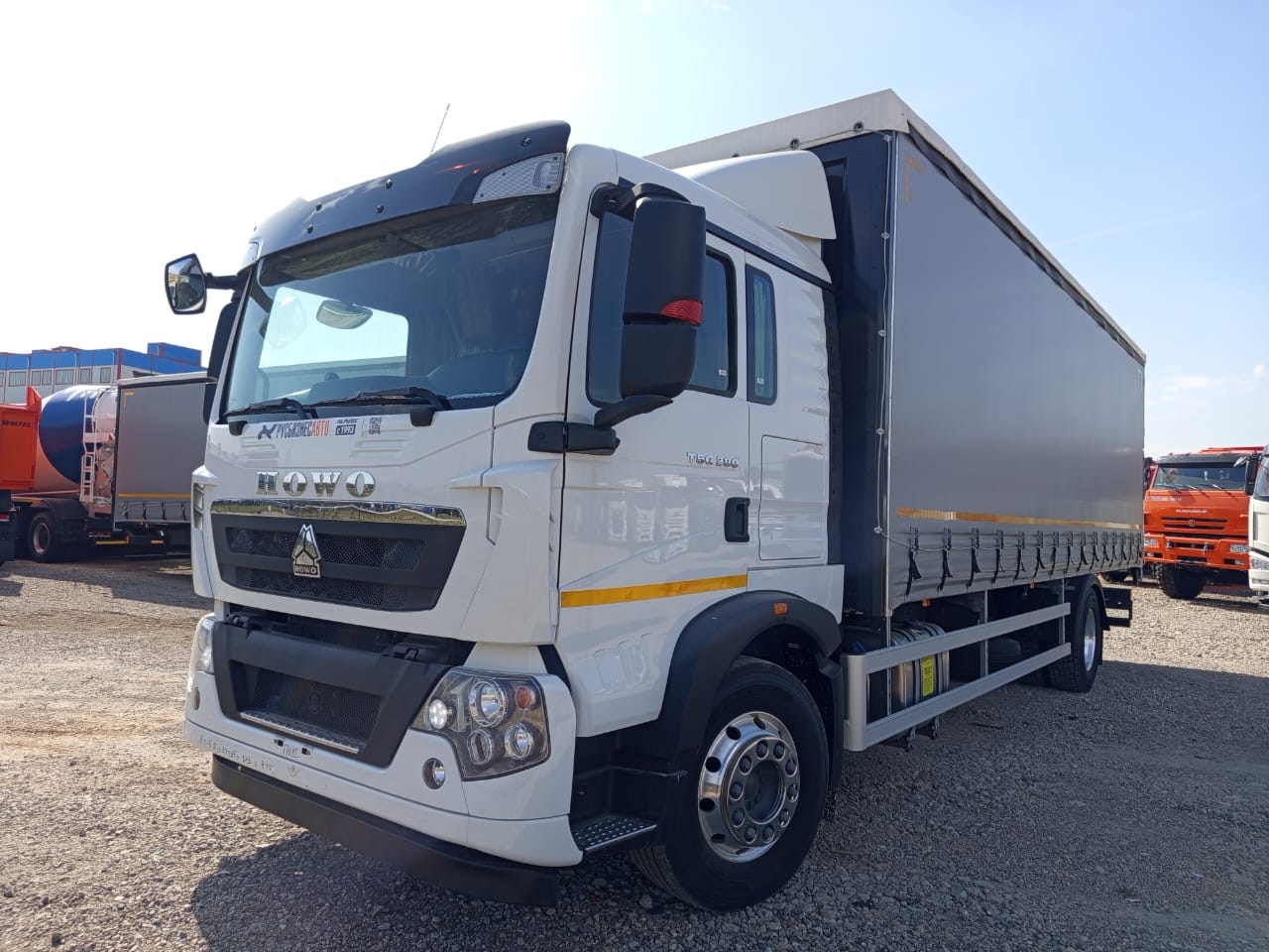 Платформа бортовая АБ-73ZZ11-HS на шасси HOWO T5G 4х2 (ZZ1167M621GE1) / 8300 мм / евроштора