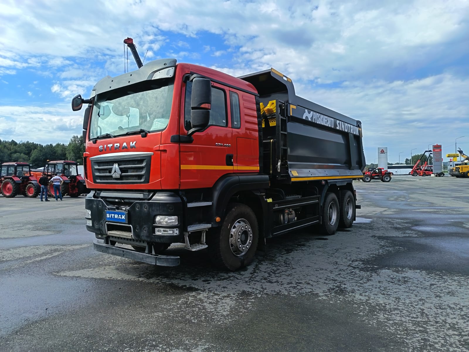 Самосвал SITRAK C7H 6x4 ( ZZ3256V384ME ) / 5.2*2.3*1.5+0,2 / 18-20 м3 / наклон 2025г.в.