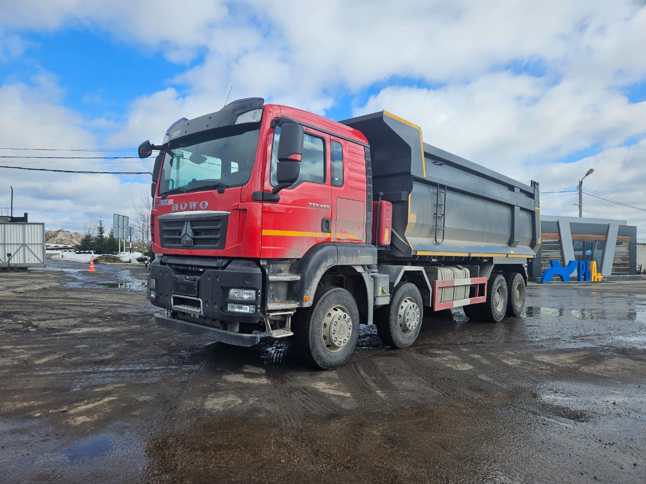 Самосвал HOWO T5G (8x4) б/у (2023 г., 76 586 км.) (0060)