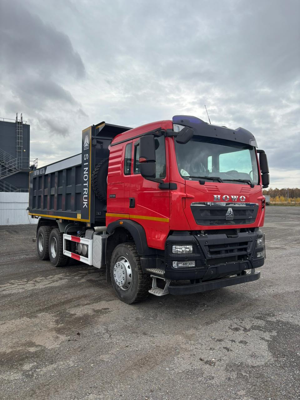 Самосвал HOWO T5G 6x4 ( ZZ3257V384GE1 ) / 5.6*2.3*1.5/ 19 м3 / прямой / 5.26 2022г.в.