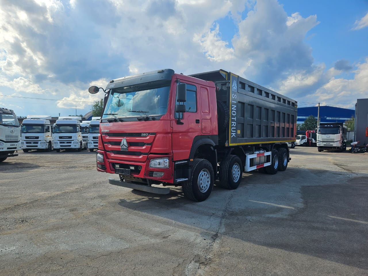Самосвал 8х4 HOWO ZZ3407S3867E б/у (2021 г., 82 933 км.)(5453)