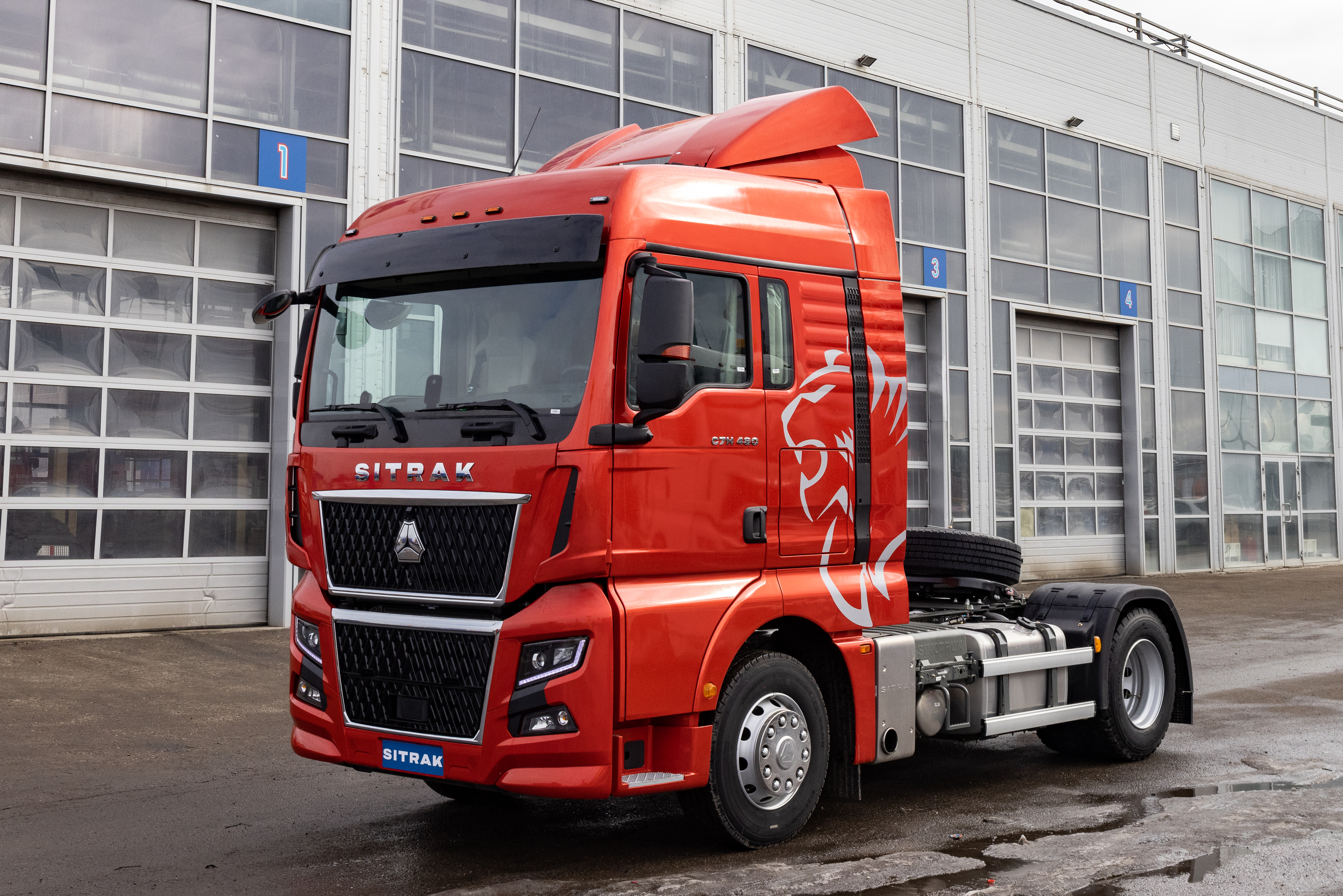 Тягач SITRAK C7H MAX 4x2 ( ZZ4186V391HE ) / без АДР и КОМ, красный 2024г.в.