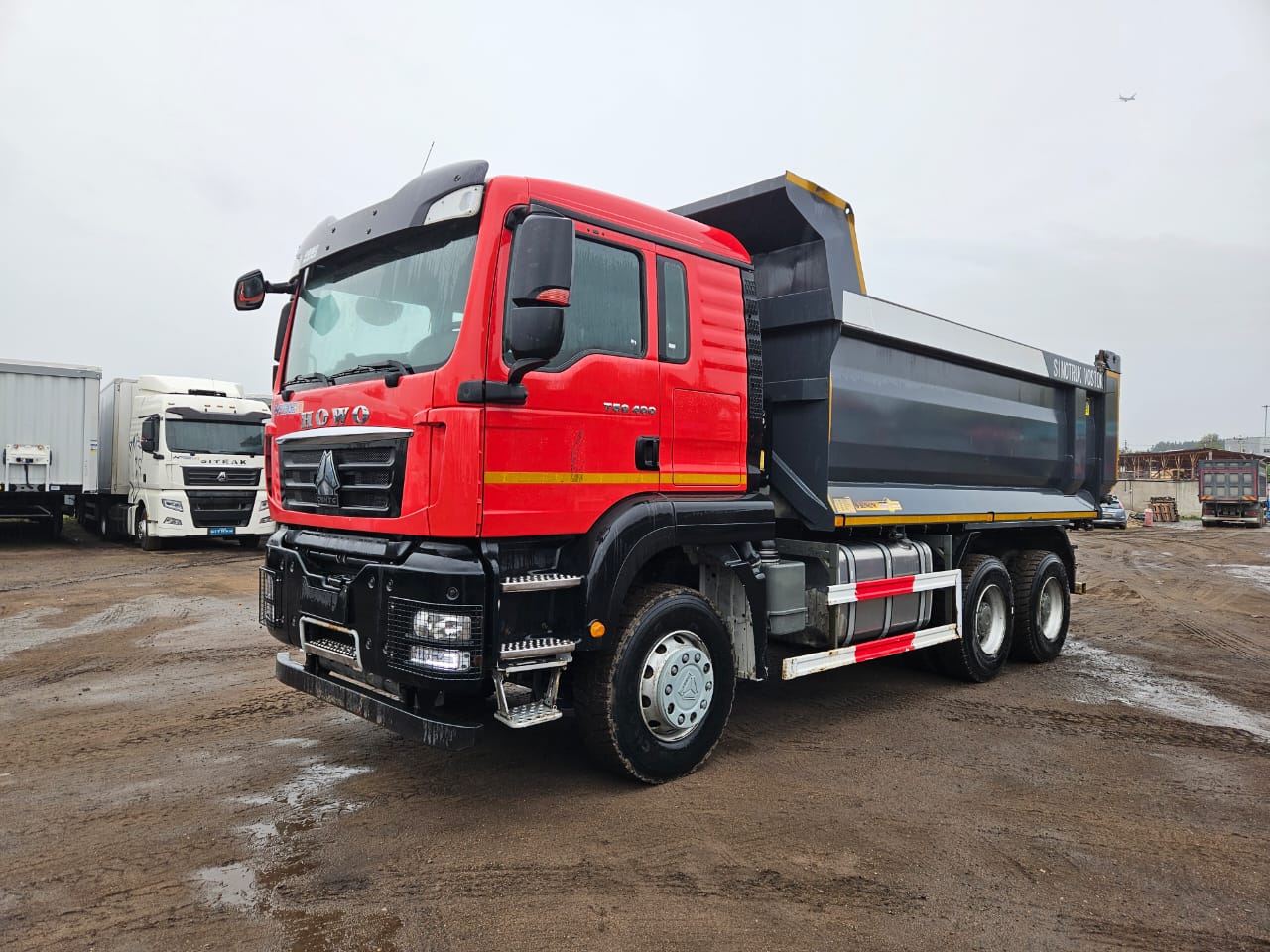 Самосвал HOWO T5G (6x4) б/у (2022 г. 60 200 км) (4050) новая резина вед оси