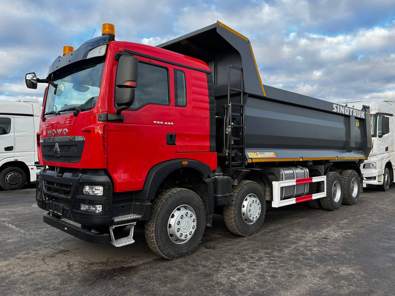Самосвал HOWO T5G 8x4 ( ZZ3317V386GE1 ) / 7.1*2.3*1.5 / 24 м3 / наклон 2023г.в.