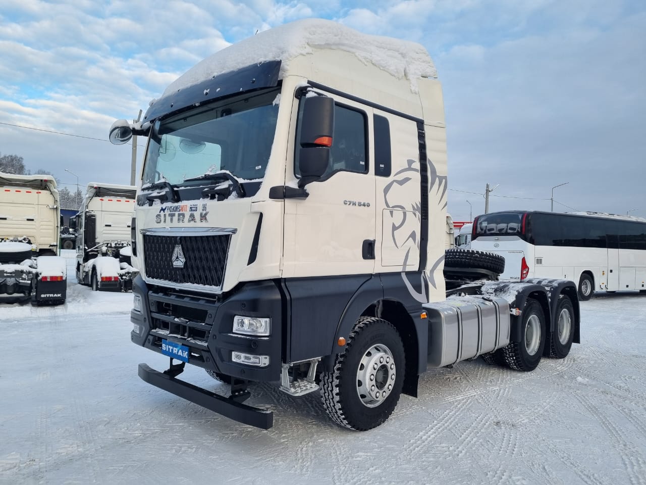 Тягач SITRAK C7H MAX 6x4 ( ZZ4256V364HE ) / без АДР с КОМ / 540 лс / МКПП / рессора/мет.бамп