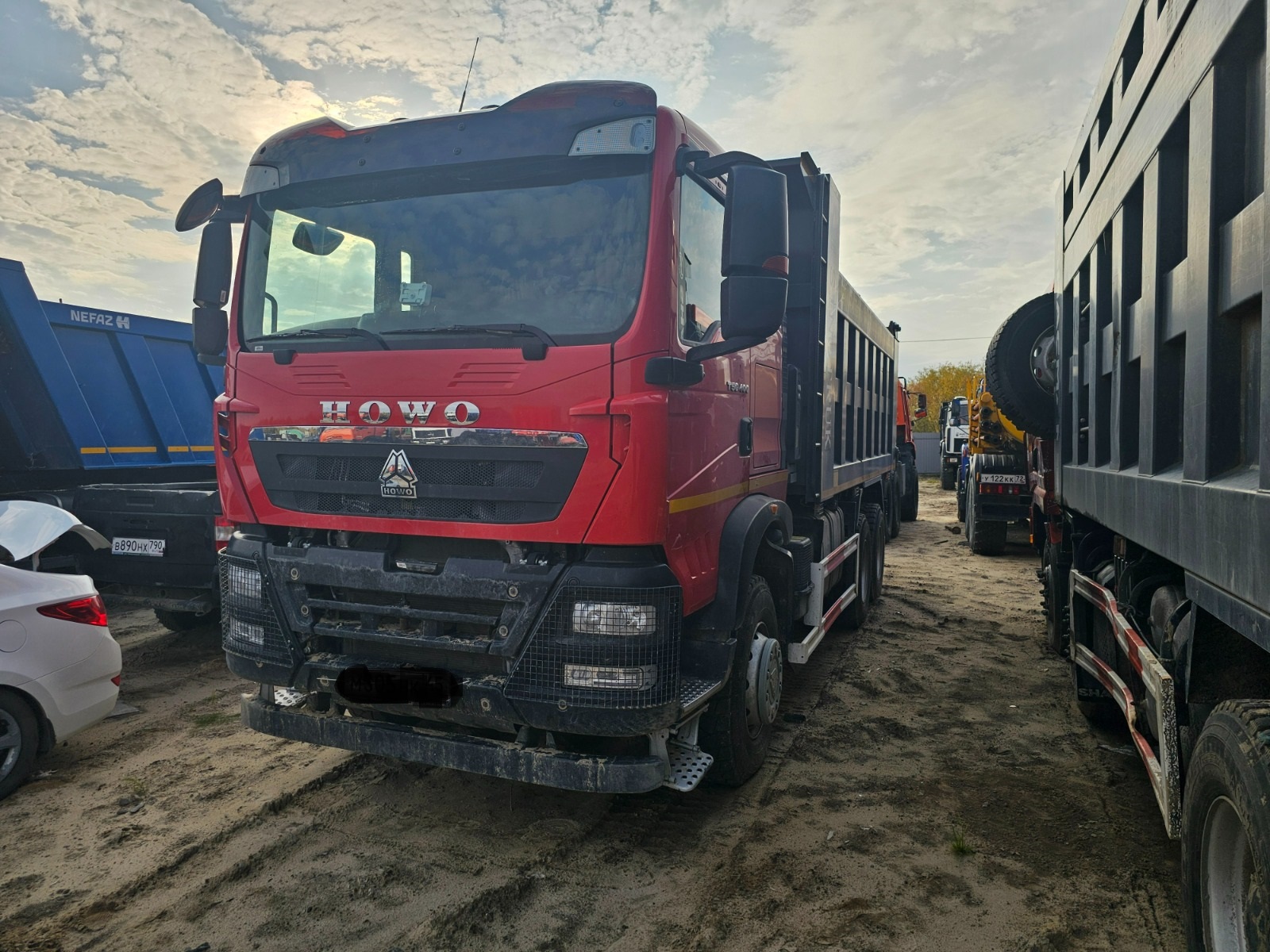 Самосвал HOWO T5G (6x4) б/у (2023 г., 43 189 км)(3970)