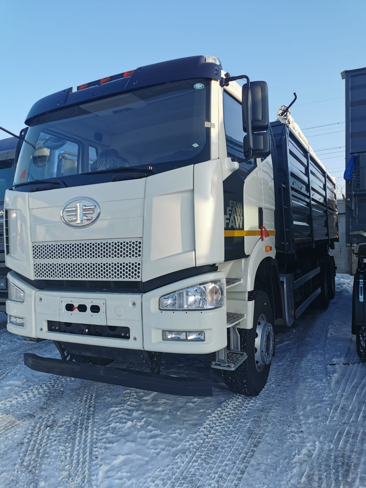 FAW CA3250 Автомастер 558983-41 самосвал зерновоз 3-х сторонний 30 м.куб.6х4