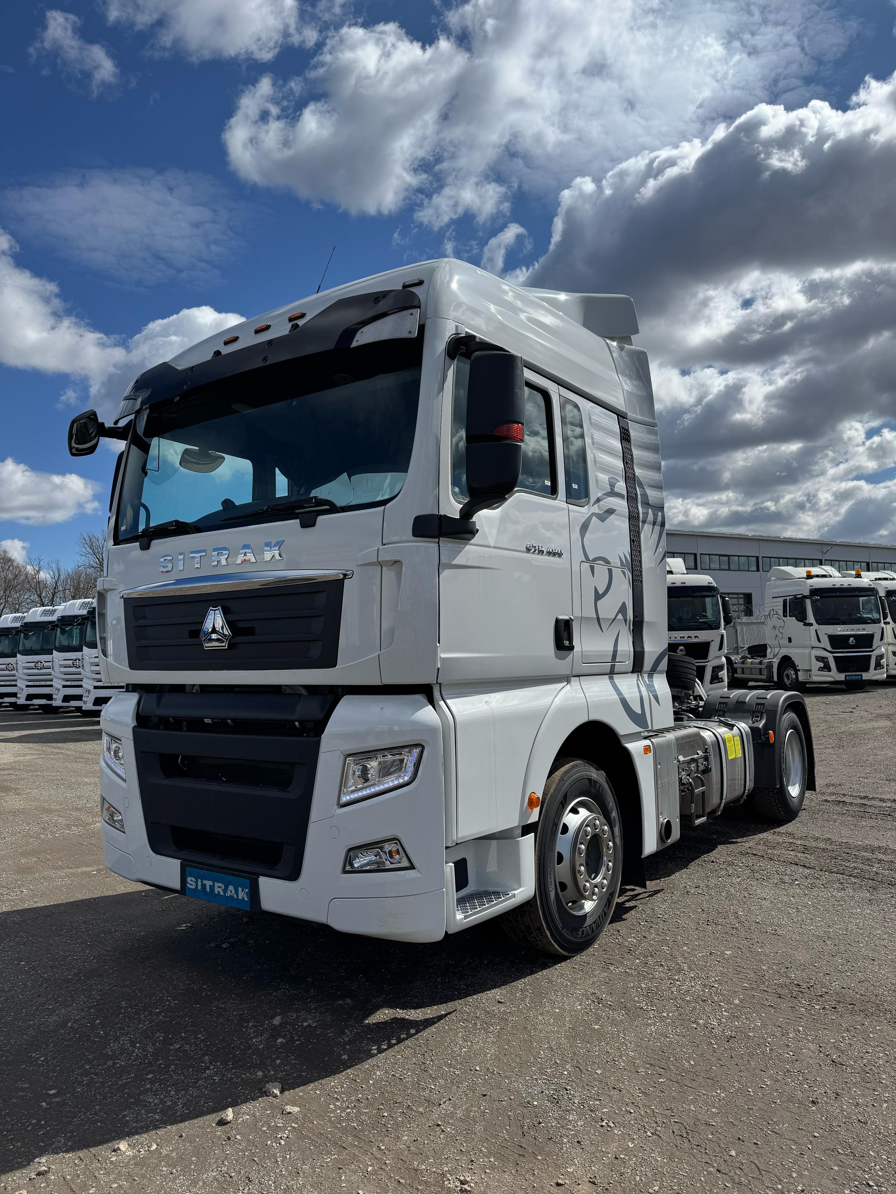 Тягач SITRAK C7H 4x2 ( ZZ4186V391HE ) / без АДР и КОМ