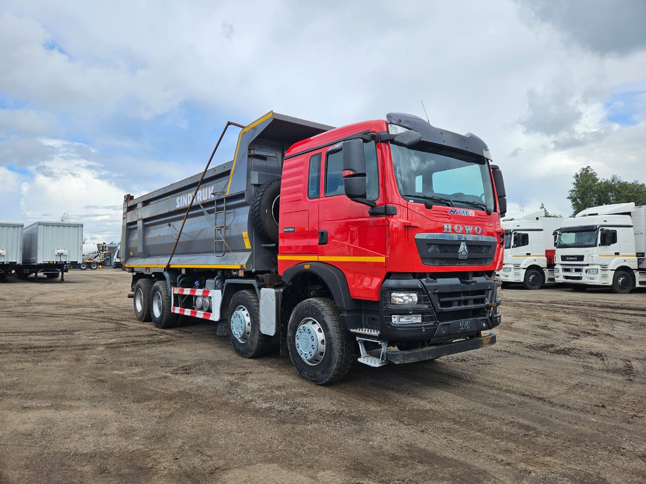 Самосвал HOWO T5G 8X4 б/у (2022 г.в. 44 219 км.)(5580)
