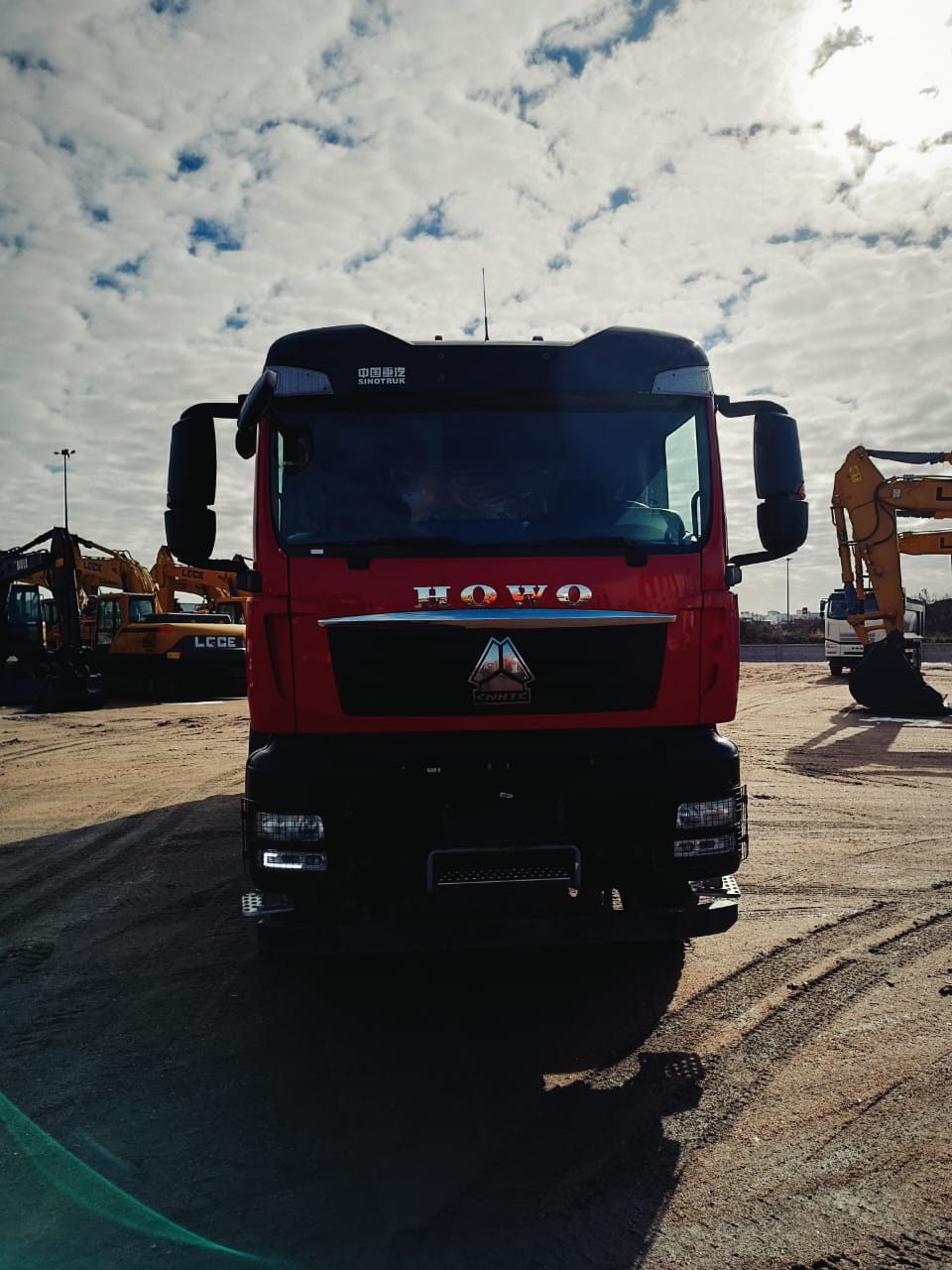 Самосвал HOWO T5G (6x4) б/у (2022 г. 62 800 км) (4062)