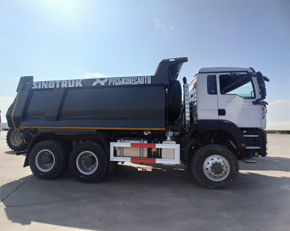 Самосвал HOWO T5G 6x6 ( ZZ3407V395GE1 ) / 5.2*2.3*1.5 / 18 м3 / наклон / 12.00R24 двухскат