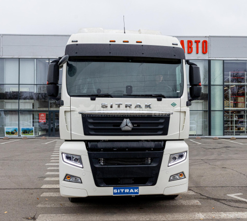 Тягач SITRAK C7H LUX 4x2 ( ZZ4186V391HE1C ) / без АДР с КОМ / КПГ / CNG (сжат.метан) Тягач SITRAK C7H LUX 4x2 ( ZZ4186V391HE1C ) / без АДР с КОМ / КПГ / CNG (сжат.метан)