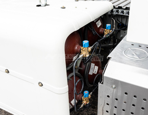 Тягач SITRAK C7H LUX 4x2 ( ZZ4186V391HE1C ) / без АДР с КОМ / КПГ / CNG (сжат.метан) Тягач SITRAK C7H LUX 4x2 ( ZZ4186V391HE1C ) / без АДР с КОМ / КПГ / CNG (сжат.метан)