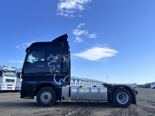 Тягач SITRAK C7H MAX 4x2 ( ZZ4186V391HE ) / без АДР и КОМ / один бак / запас.колесо на раме Тягач SITRAK C7H MAX 4x2 ( ZZ4186V391HE ) / без АДР и КОМ / один бак / запас.колесо на раме