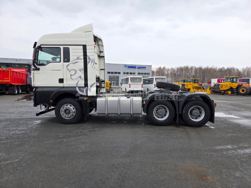 Тягач SITRAK C7H MAX 6x4 ( ZZ4256V364HE ) / без АДР с КОМ / 540 лс / МКПП / рессора/мет.бамп Тягач SITRAK C7H MAX 6x4 ( ZZ4256V364HE ) / без АДР с КОМ / 540 лс / МКПП / рессора/мет.бамп