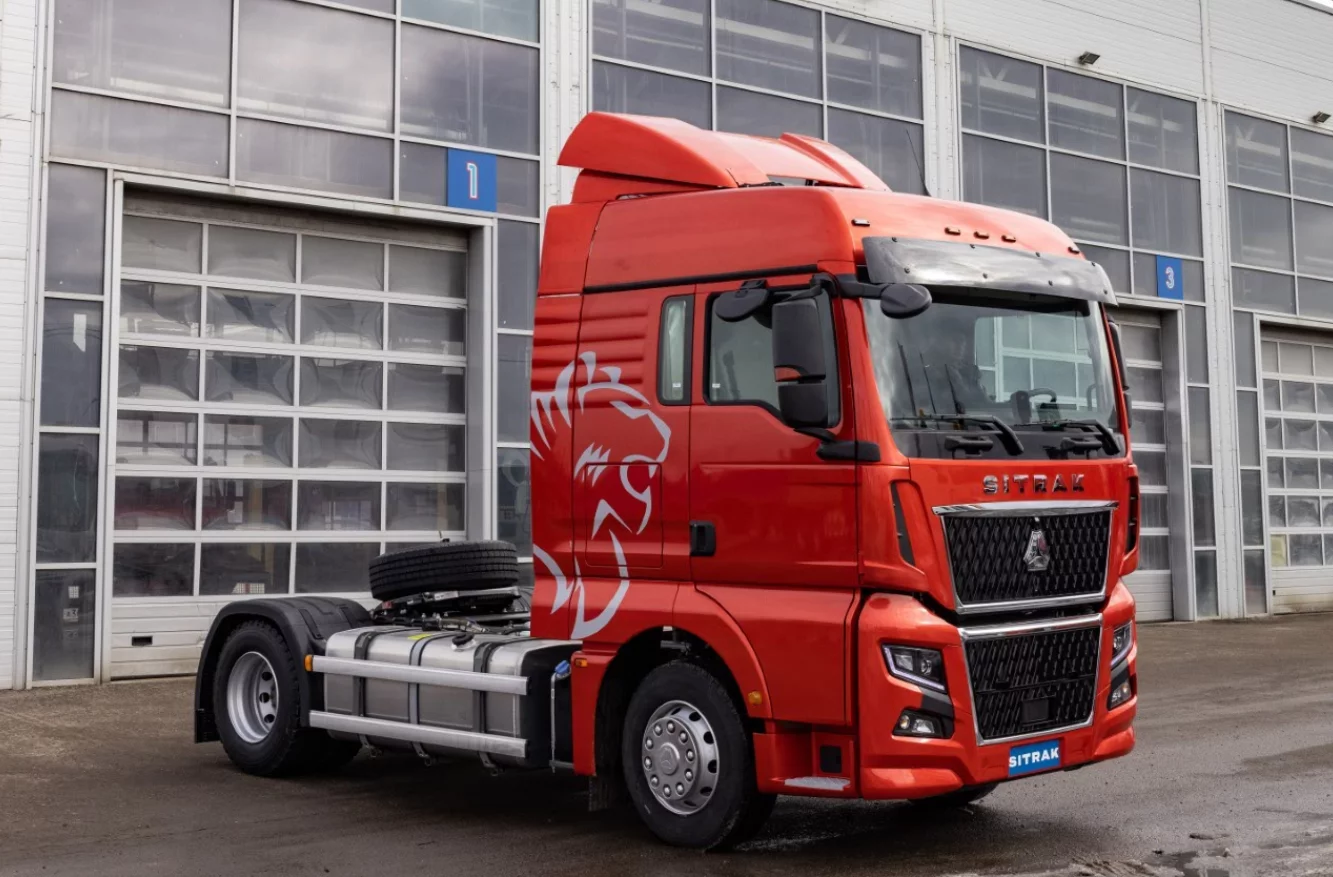 Тягач SITRAK C7H MAX 4×2 ( ZZ4186V361HE ) / без АДР и КОМ / база 3600