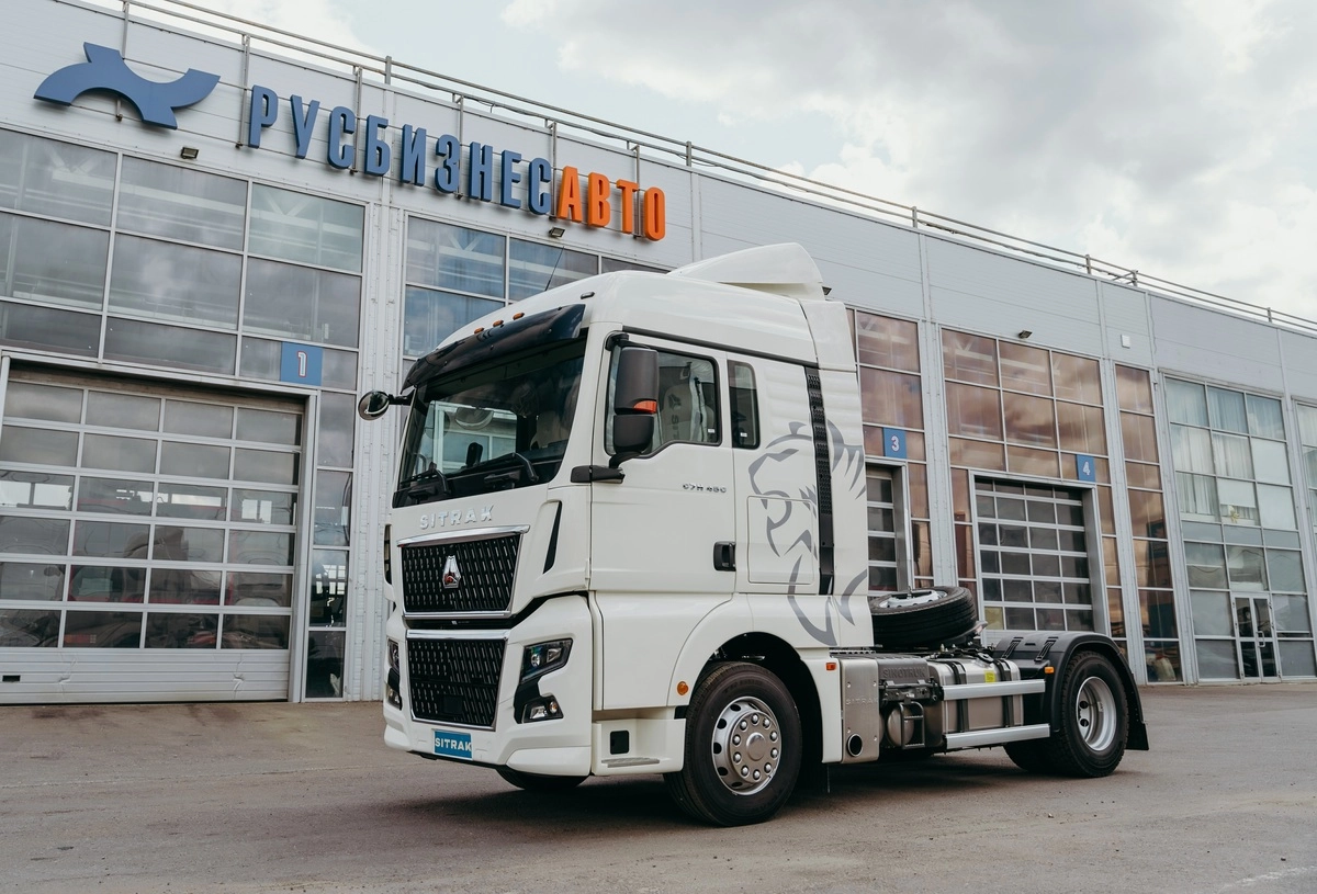 Тягач SITRAK C7H MAX 4x2 ( ZZ4186V391HE ) / без АДР и КОМ