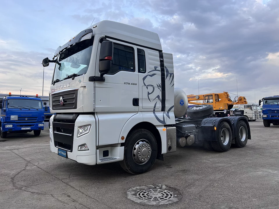 Тягач SITRAK C7H 6x4 ( ZZ4256V384HE1L ) / без АДР и КОМ / СПГ / LNG (сжиж.метан) / МКПП